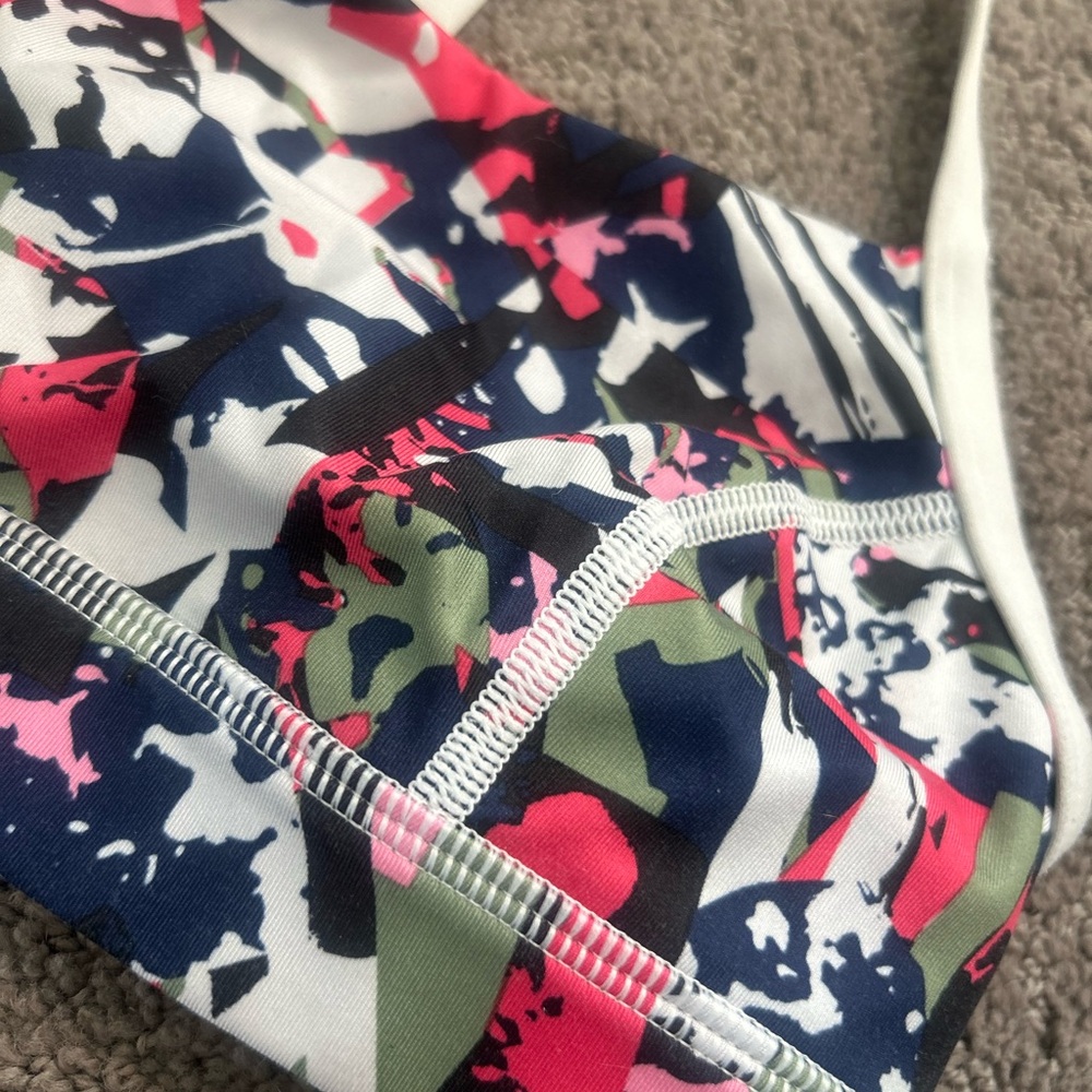 Lululemon Rise and Run Bra Mini Pop Cut Boom Juice Multi White | Mesh Back | 4 - Picture 6 of 8